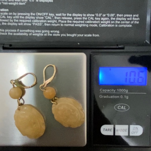 Vintage Carved Stone Mustard Cameo Drop Dangling Earrings - Picture 9 of 10